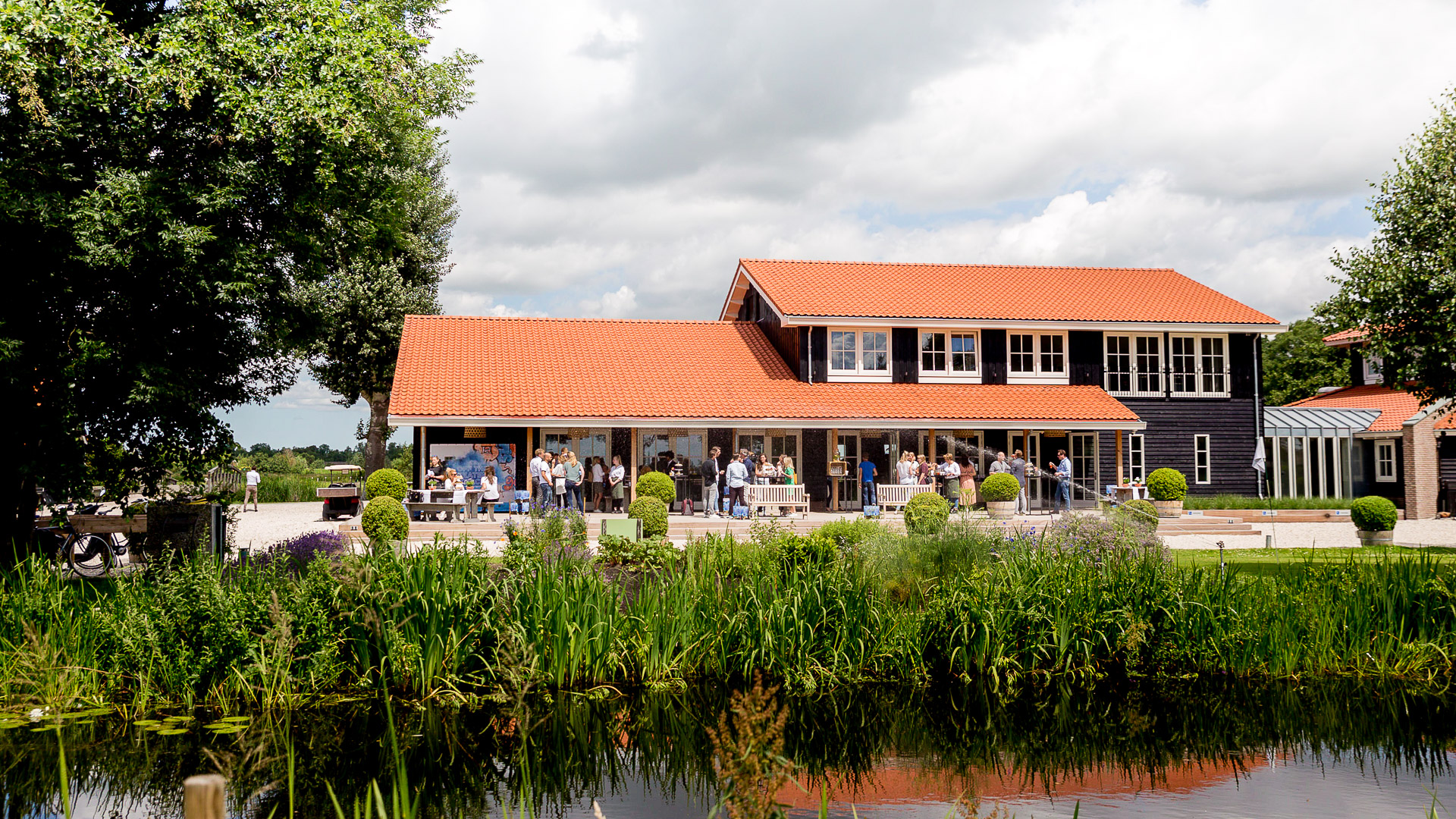 Overzicht terras Buitenplaats Kameryck