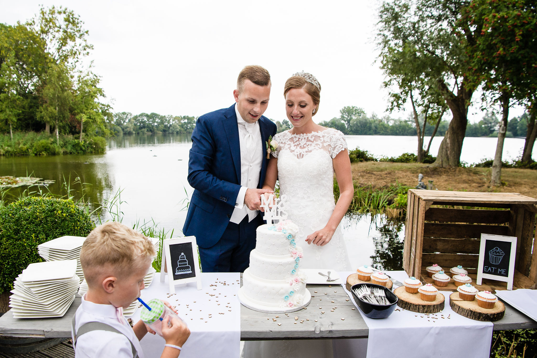 Taart aansnijden bij Buitenplaats Kameryck