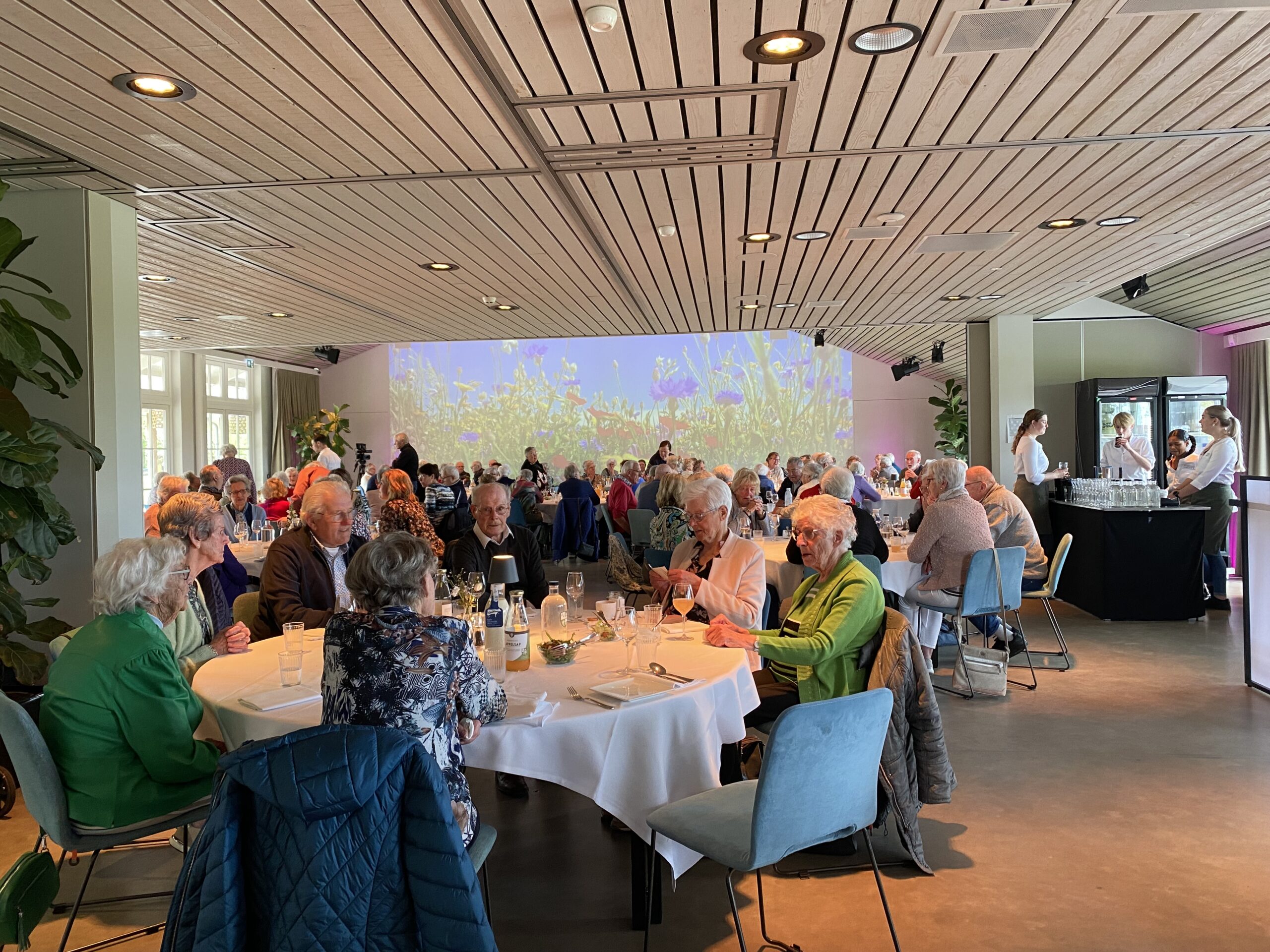 Ouderenlunch bij Buitenplaats Kameryck