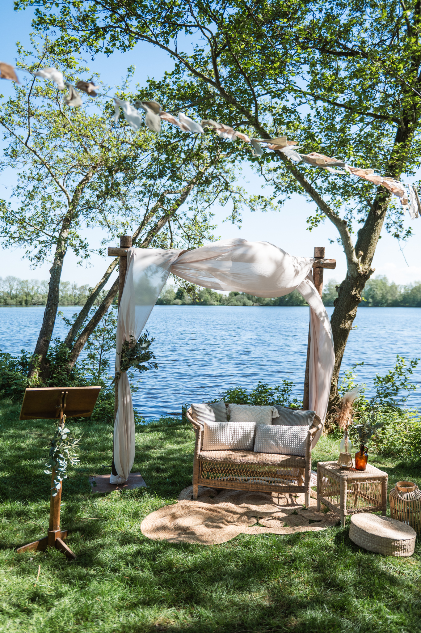 Ceremonie opstelling op eiland bij Buitenplaats Kameryck